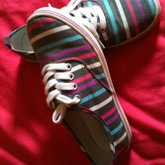 SOLD🌸Old Navy Shoes Size 2🌸