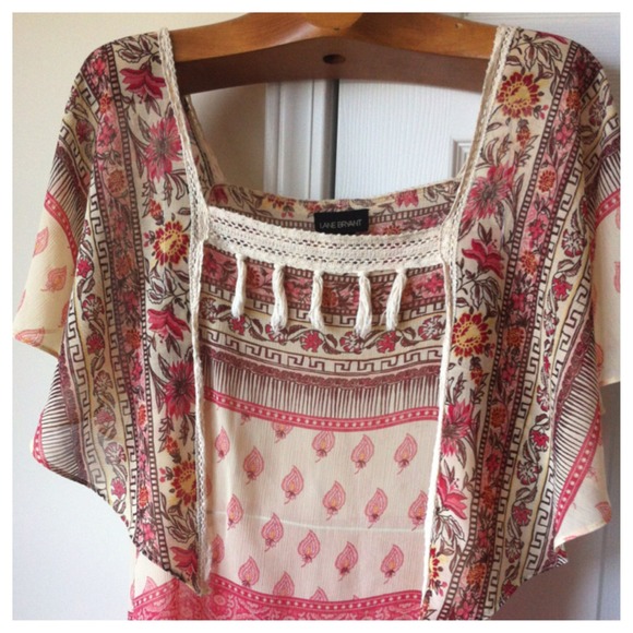 SOLD⛔LANE BRYANT Top