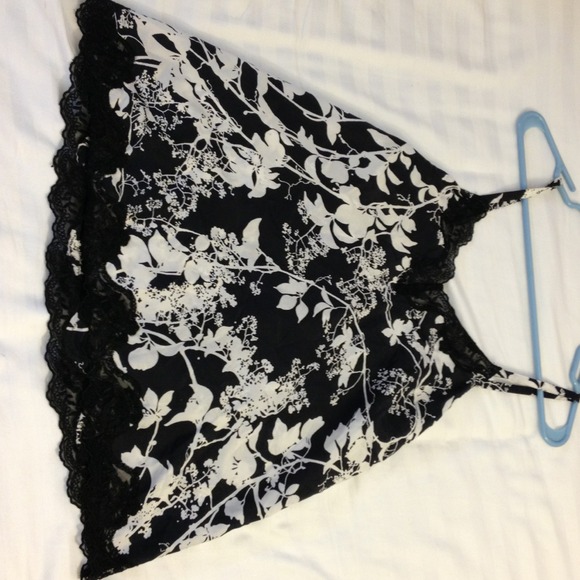 Express black and white Silk floral camisole sz S - Picture 2 of 4