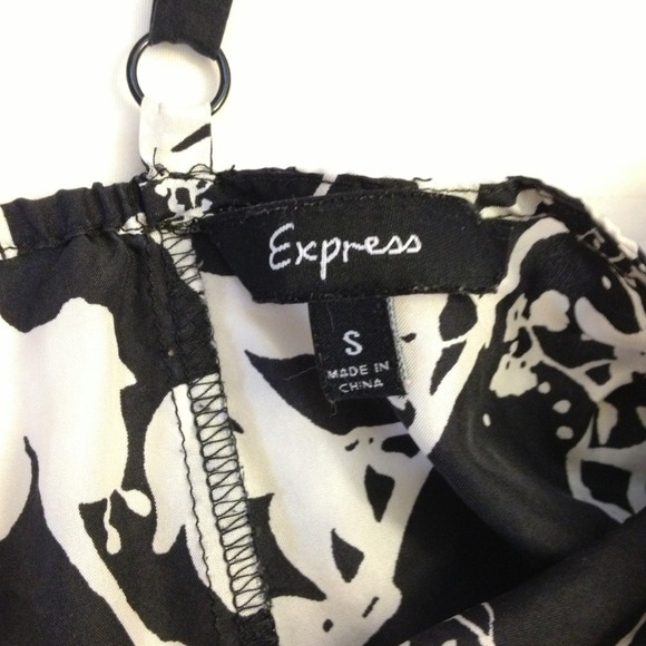 Express black and white Silk floral camisole sz S - Picture 3 of 4