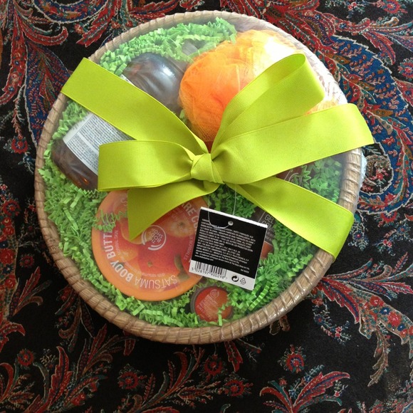 Body shop gift basket