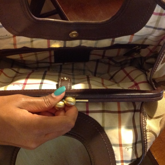 AUTHENTIC COACH PURSE - Picture 3 of 3