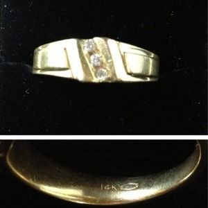 Men's 14K Yellow Gold Diamond Ring...