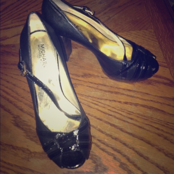 💢💢LOWER PRICE💢💢Micheal Kors High Heels