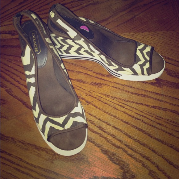 💢💢LOWER PRICE💢💢Coach Wedge Shoes