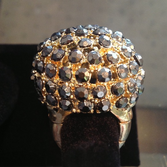 Gorgeous Rhinestone Dome Ring - Picture 2 of 2
