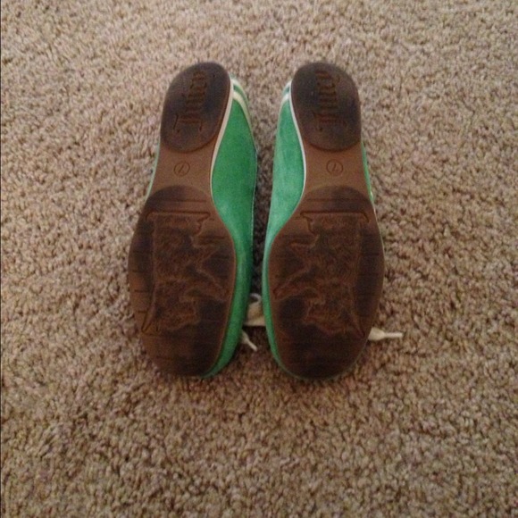 🚫Sold🚫 Juicy Couture green flats - Picture 4 of 4