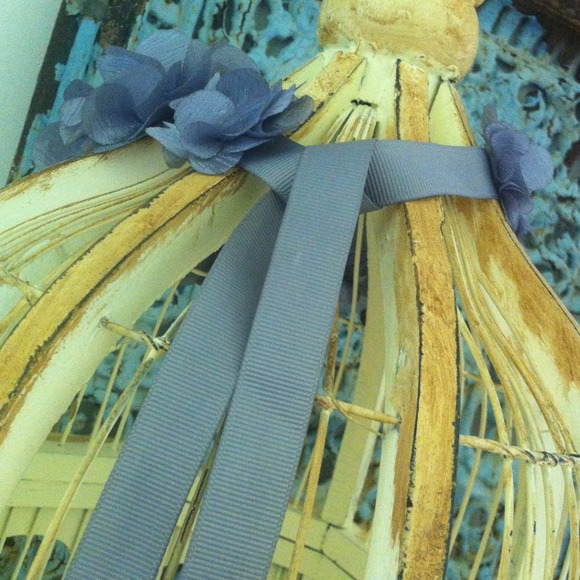 Silver Silk Flower Necklace - Picture 2 of 3