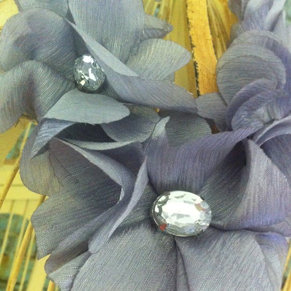 Silver Silk Flower Necklace - Picture 3 of 3