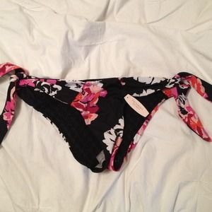 Reduced!! Victoria's Scret bathing suit bottoms!