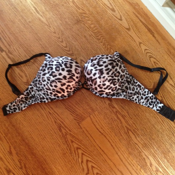 SOLD🚫🚫34D bombshell bra