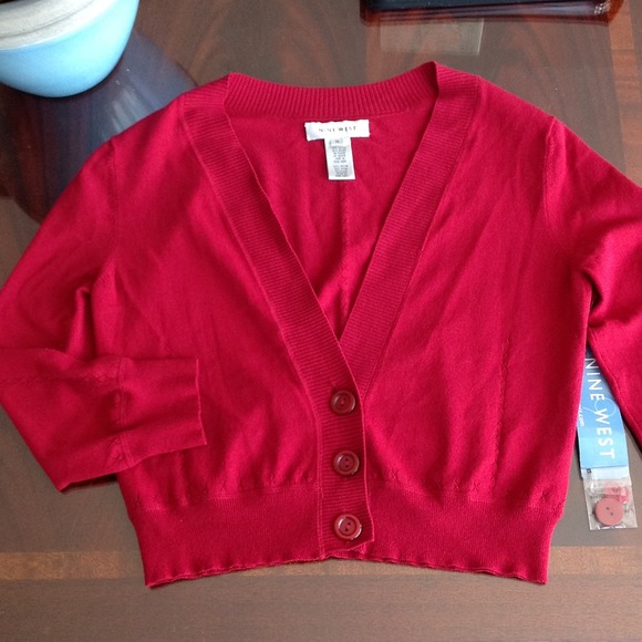 Sold ---- Nine west cardigan red, cropped