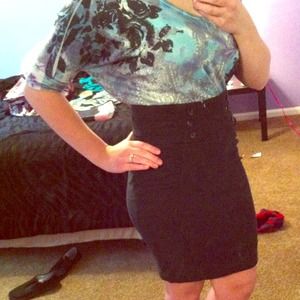 High waisted pencil skirt