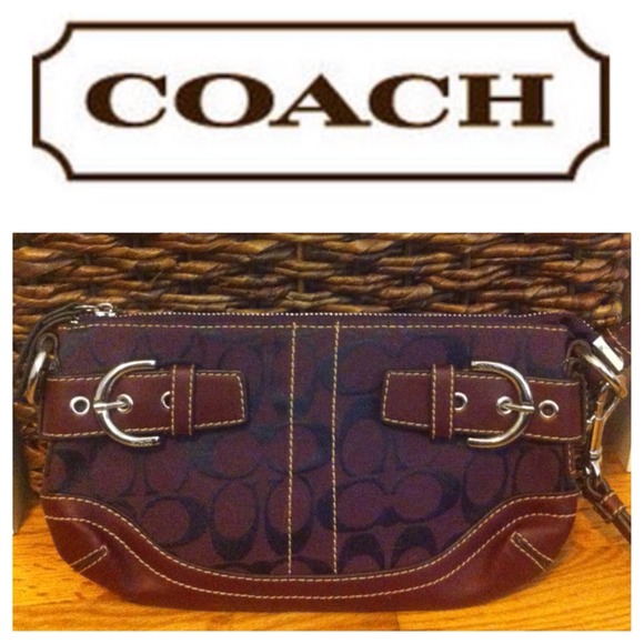 🚫SOLD🚫COACH Large Plum And Wine Wristlet