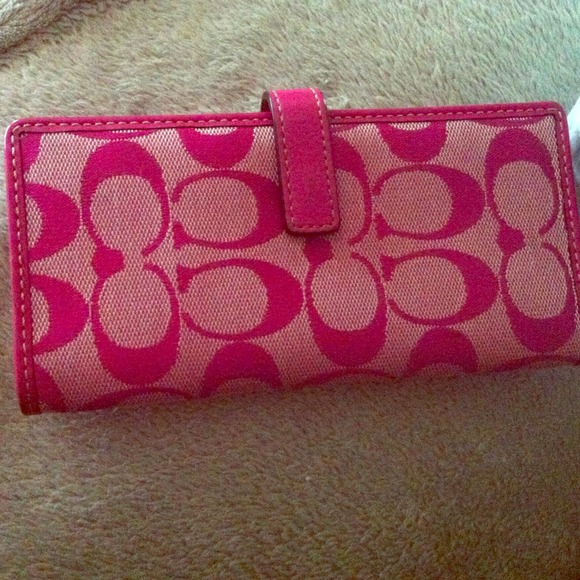 Pink Coach pocketbook
