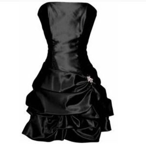 ✨HOST PICK✨Black satin strapless formal dress