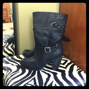 Black heeled boots