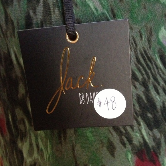 Bundled🍃HOST PICK 7/10. 🍃Beautiful low back tank - Picture 4 of 4