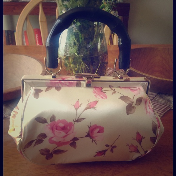 BANANA REPUBLIC 100% Silk Pink Roses Purse