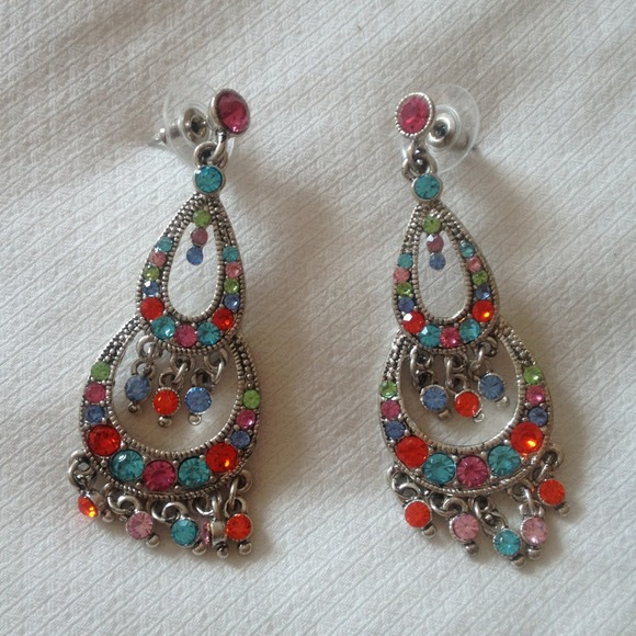 Earrings - Picture 1 of 1