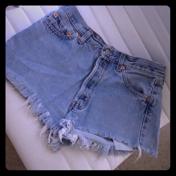 Levi's Denim - Vintage Levi's cut off. Fits size 2/ 4or 26!