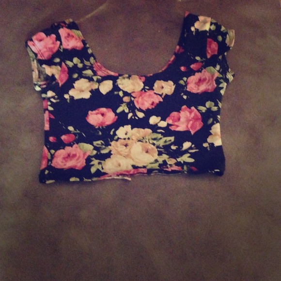 Very cute floral crop top