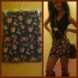 SOLD-Floral fitted skirt