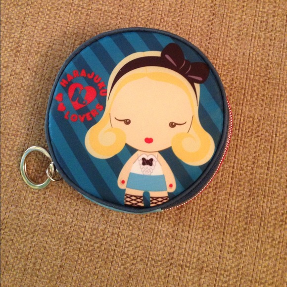 Harajuku Lovers circular wallet & keychain