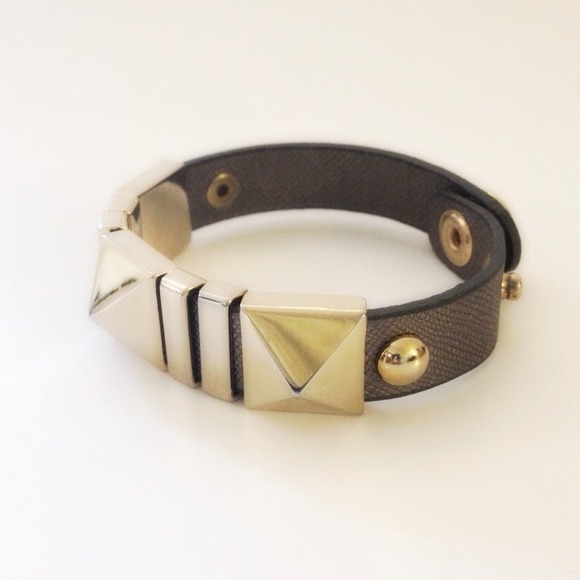 *Reduced*Metal Spiked Two Button Bracelet - Silver