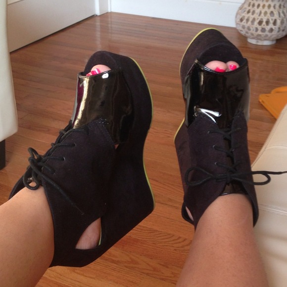 ✋Hold✋H&M shoes