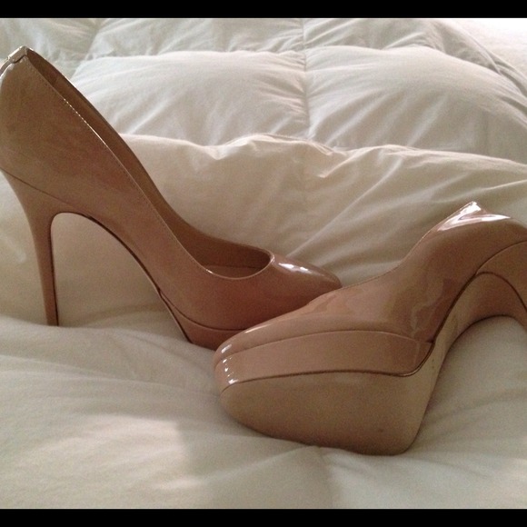 Reaerved-Authentic Jimmy Choo Nude Patent Leather