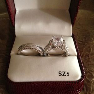 CZ Diamond ring set.