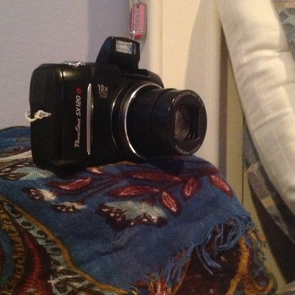 Canon camera - Picture 3 of 4