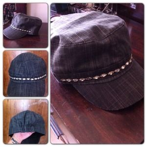 ⚠Reserved bundleCute gray hat with jewels across.