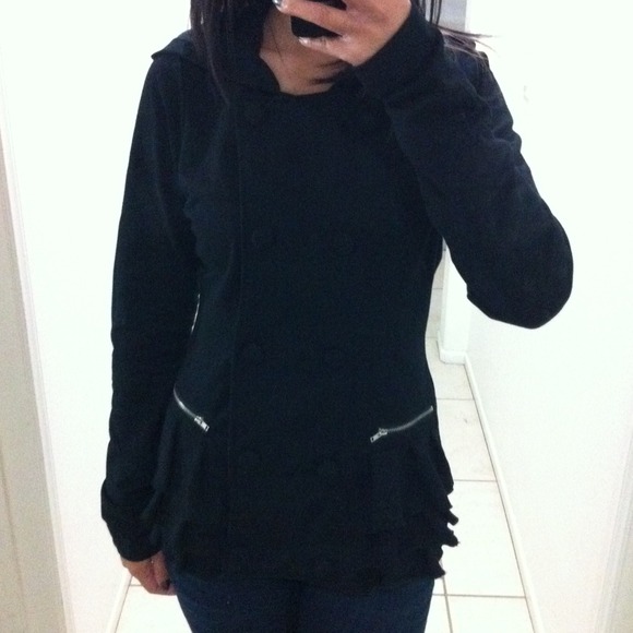 ✨SOLD✨ Black hooded jacket