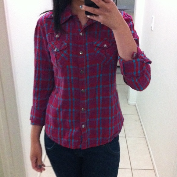 ✨SOLD✨ Plaid shirt