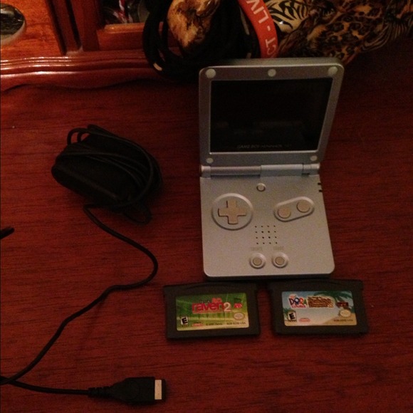 Bundle Nintendo Gameboy  (blue) with charger
