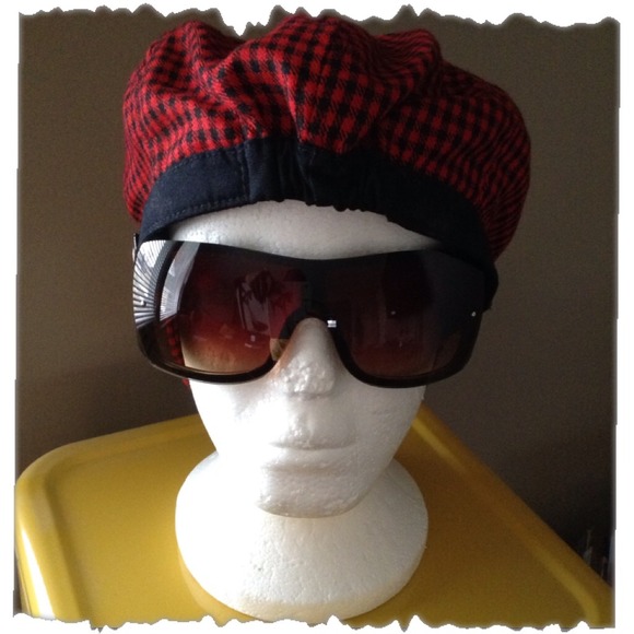 Butterfly Accented Frame Sunglasses