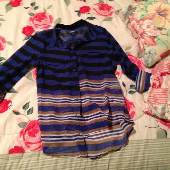 Old navy top - Picture 2 of 2