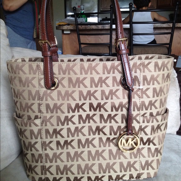 💯% authentic MICHAEL KORS tote