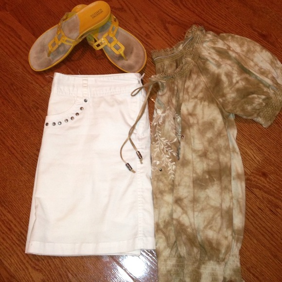 SOLD IN BUNDLE White Cotton Skirt w/Shorts