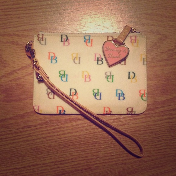 Dooney and bourke wristlet