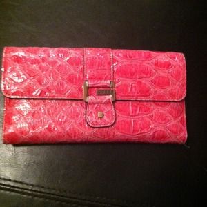 Guess wallet!!