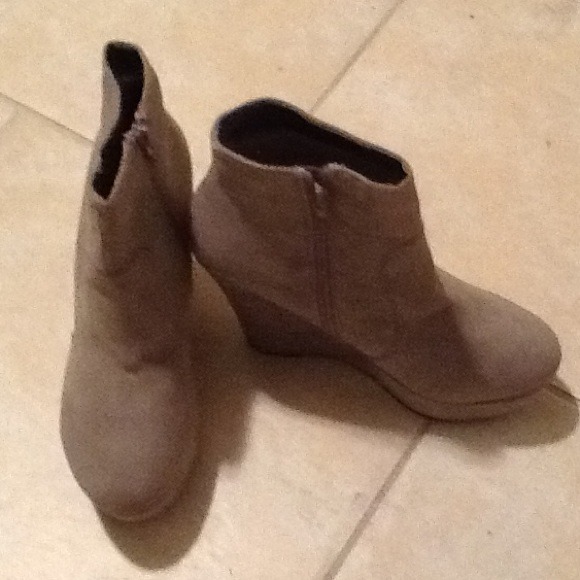 Amiclub wear ankle wedge