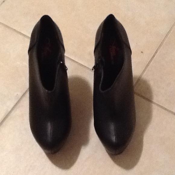 Ami club wear low ankle bootie