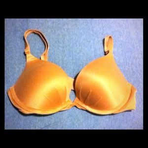 REDUCED! 32C Victorias Secret Fabulous Push-Up Bra