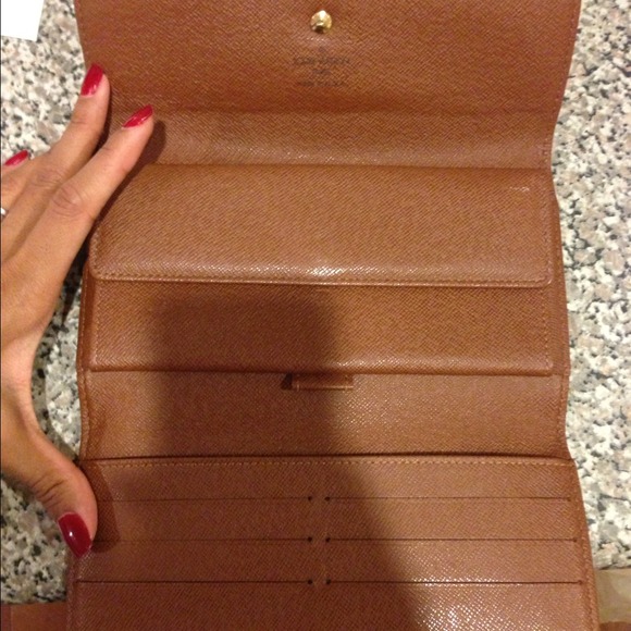 🔴No Longer Available🔴 AUTH Louis Vuitton wallet - Picture 2 of 4