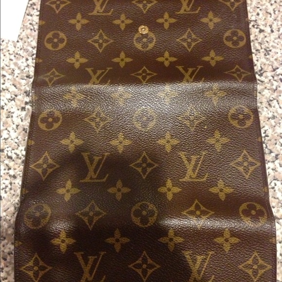 🔴No Longer Available🔴 AUTH Louis Vuitton wallet - Picture 3 of 4