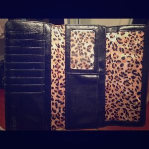 💋SOLD IN BUNDLE💋 Kenneth Cole wallet 💵