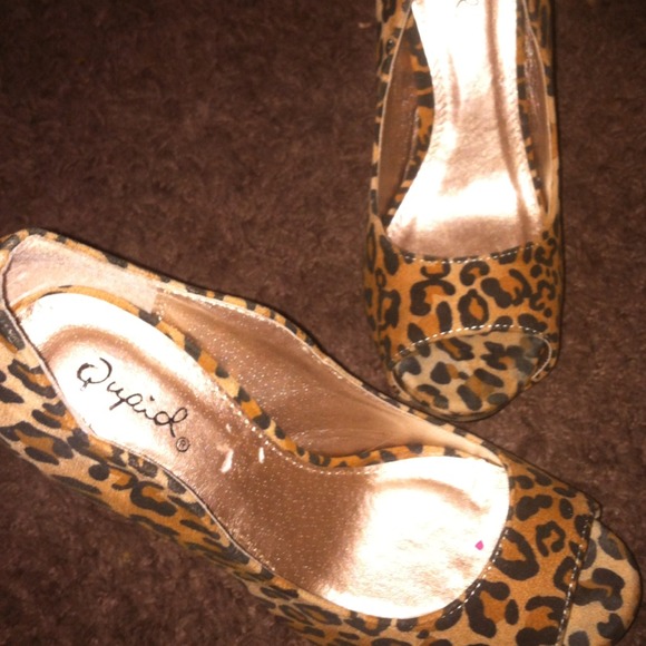 Heels - Picture 2 of 2